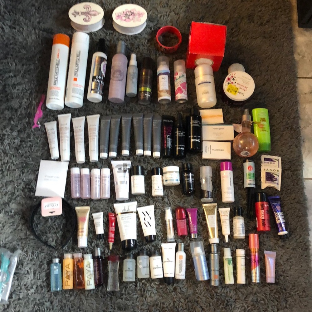 Huge bundle of shampoo and conditioner!